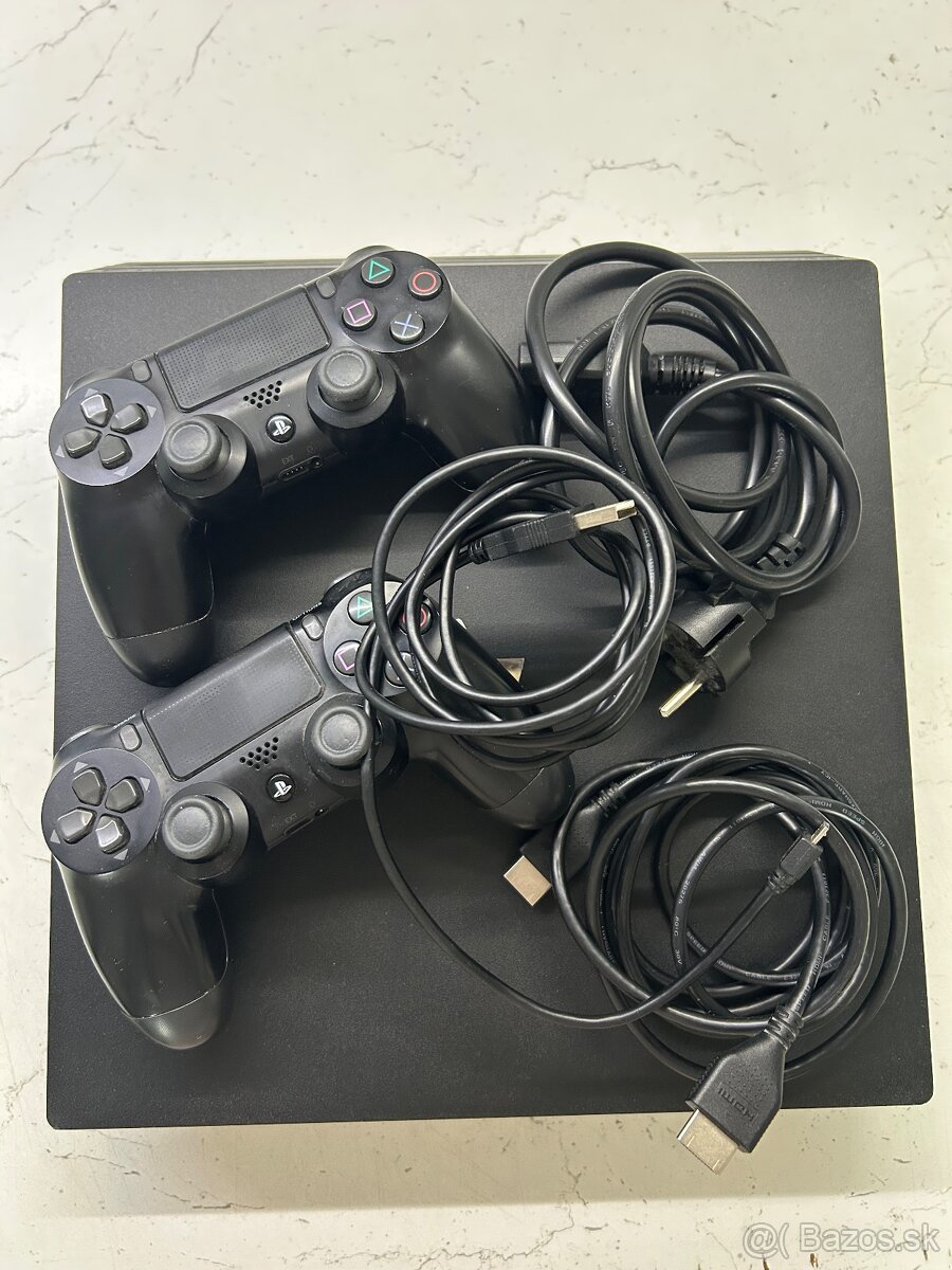 Playstation 4 - 3