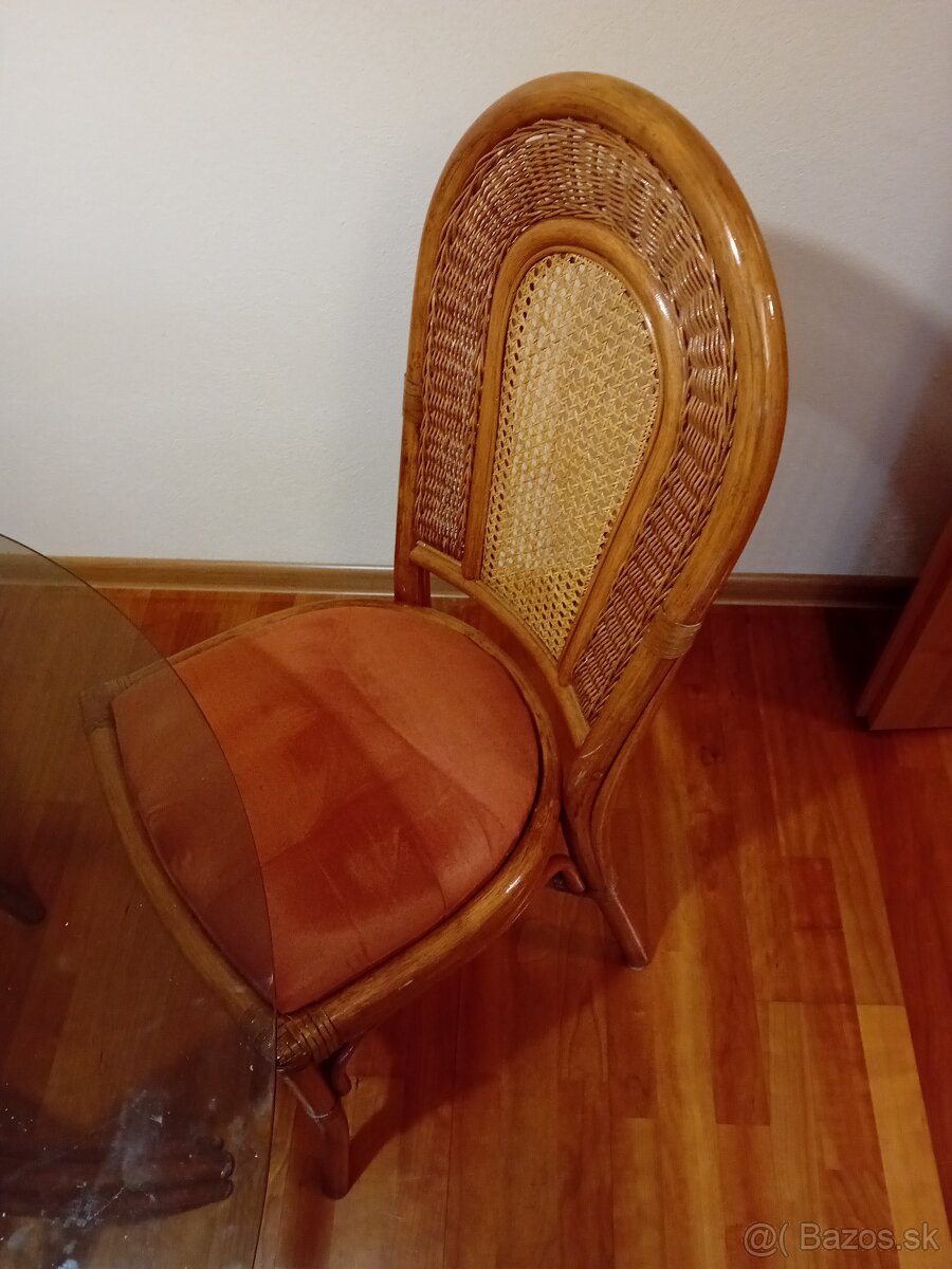 Jedalensky stol a stolicky - 3