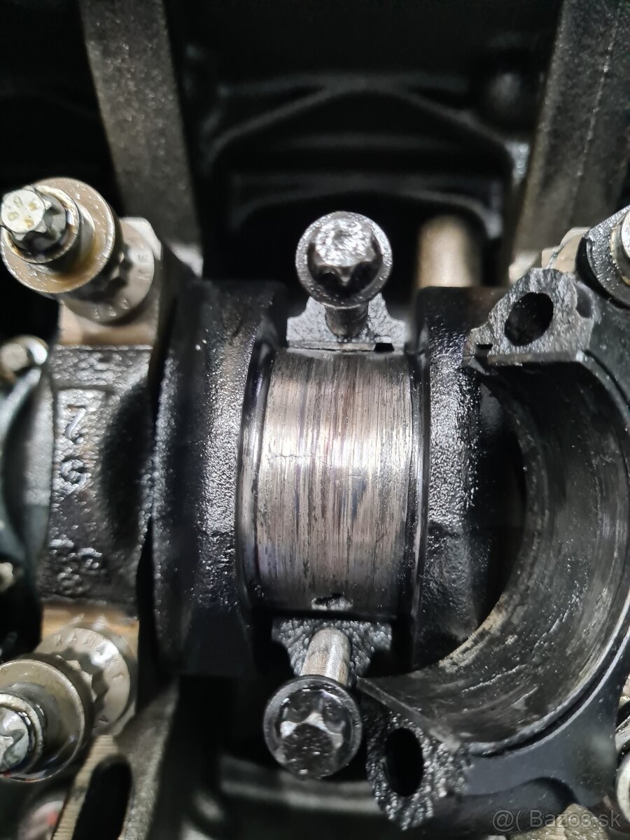 Predám polomotor 646 mercedes + náhradné diely - 3