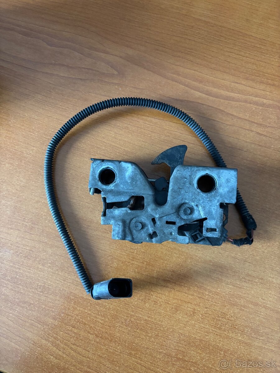 Zámok kapoty Volkswagen Passat B8 - 3