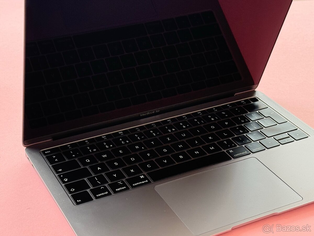 MacBook Air 2019 13 8GB / 128GB - 3