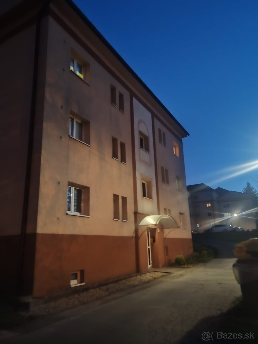 na predaj 2 izbový byt HANDLOVÁ - TOP CENA - 3