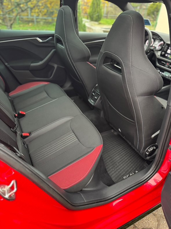 🚗 ŠKODA SCALA MONTE CARLO | AUTOMAT | TOP STAV - 3