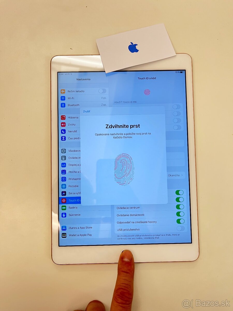 Apple iPad (7. generácia) 32GB - 3