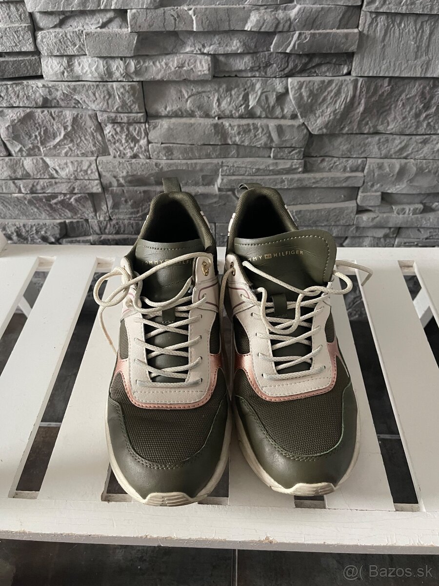 Tommy hilfiger v.40 na 27 cm nohu - 3