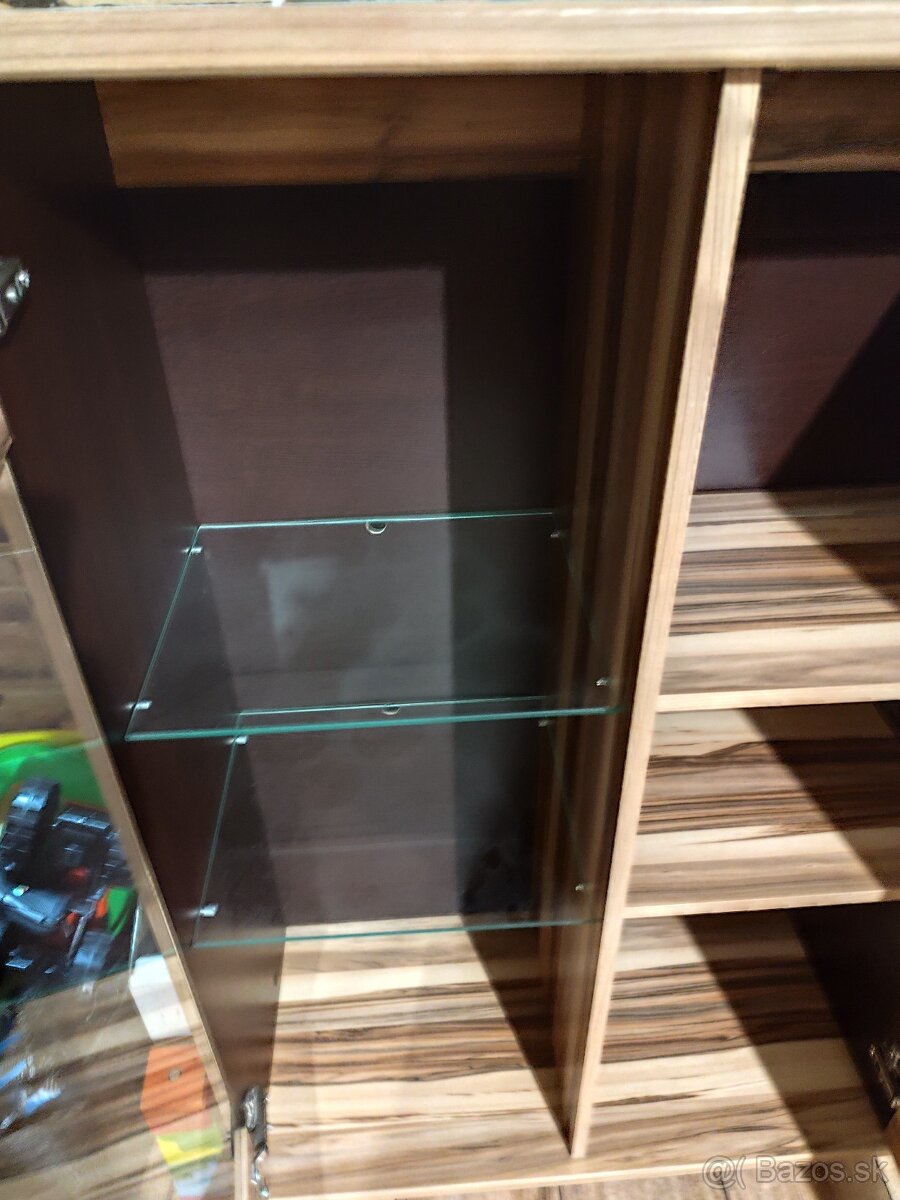 Obývačkova skriňa - 3