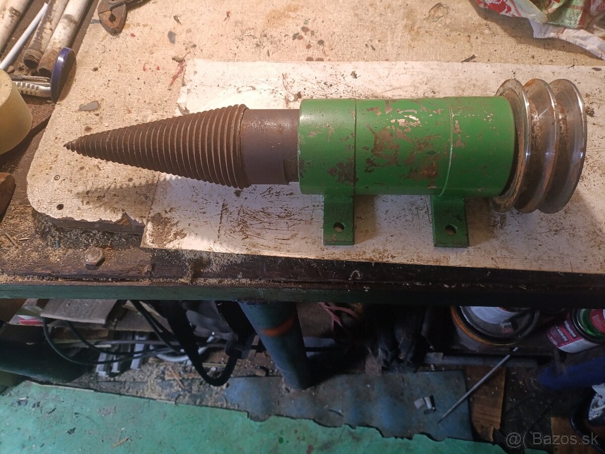 Elektromotor 2,2kW +Štiepaci hrot na drevo - 3