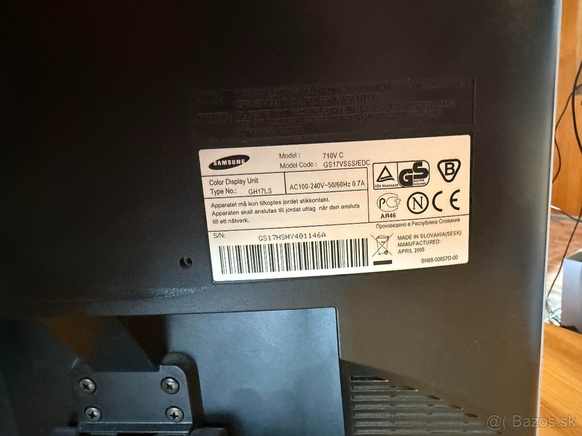 Monitor Samsung SyncMaster710V - 3