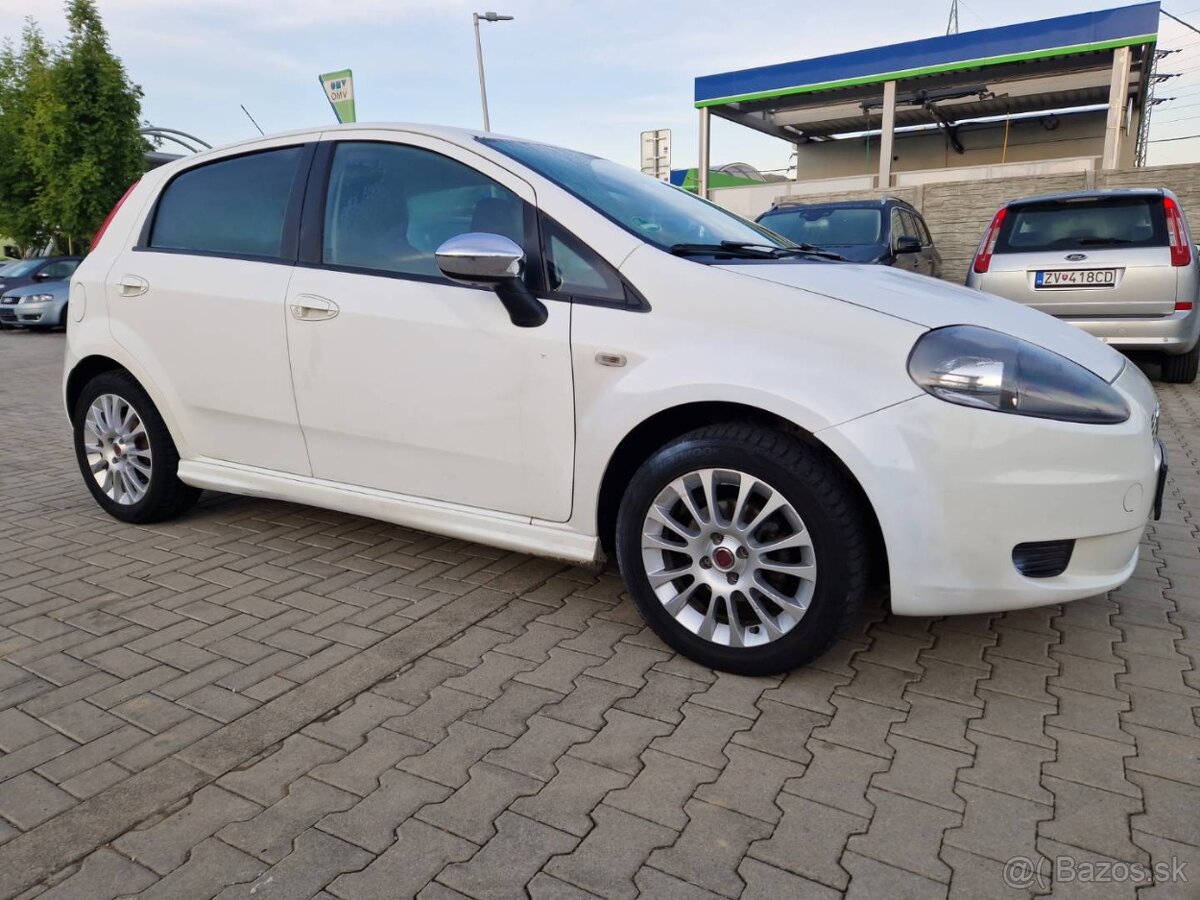 Predám Fiat Grande Punto 1.4 Benzín r.v.2009 - 3