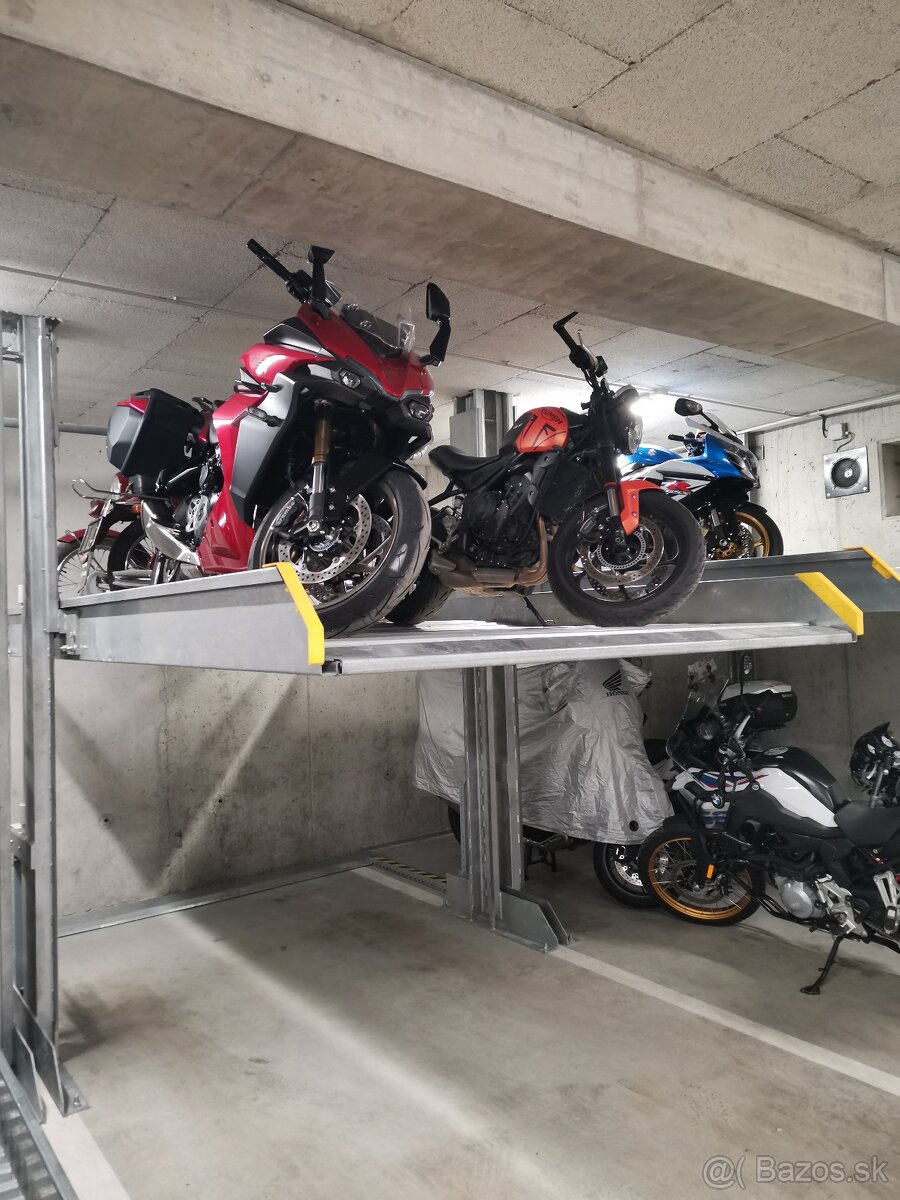 garaž Hliny, Solinky, Žilina - 3