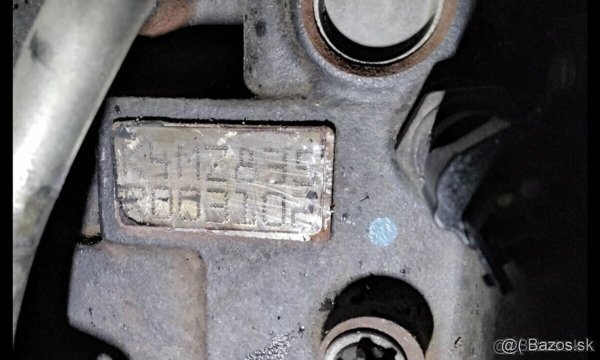 DACIA DUSTER 1.6 2013 predám MOTOR K4M Z835, PREVODOVKA 5 rý - 3