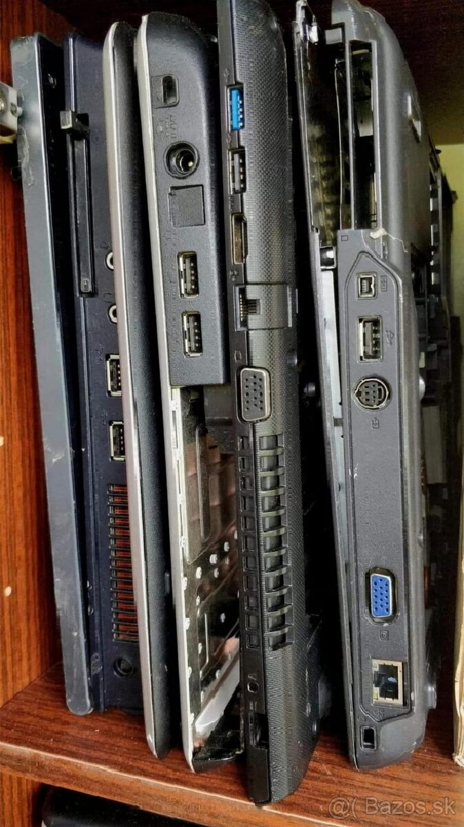 Notebooky na nahradné diely. - 3