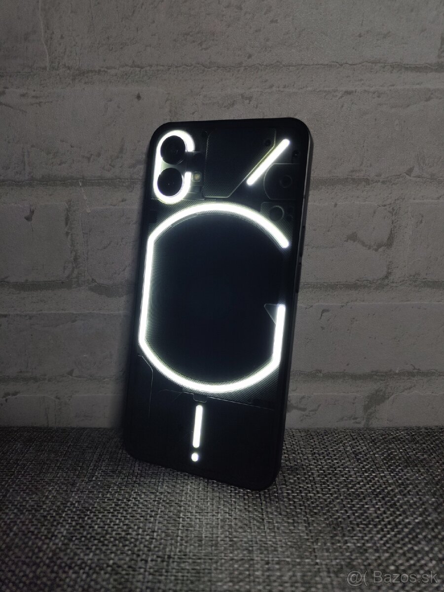 Nothing Phone 1 čierny 8+128GB. - 3