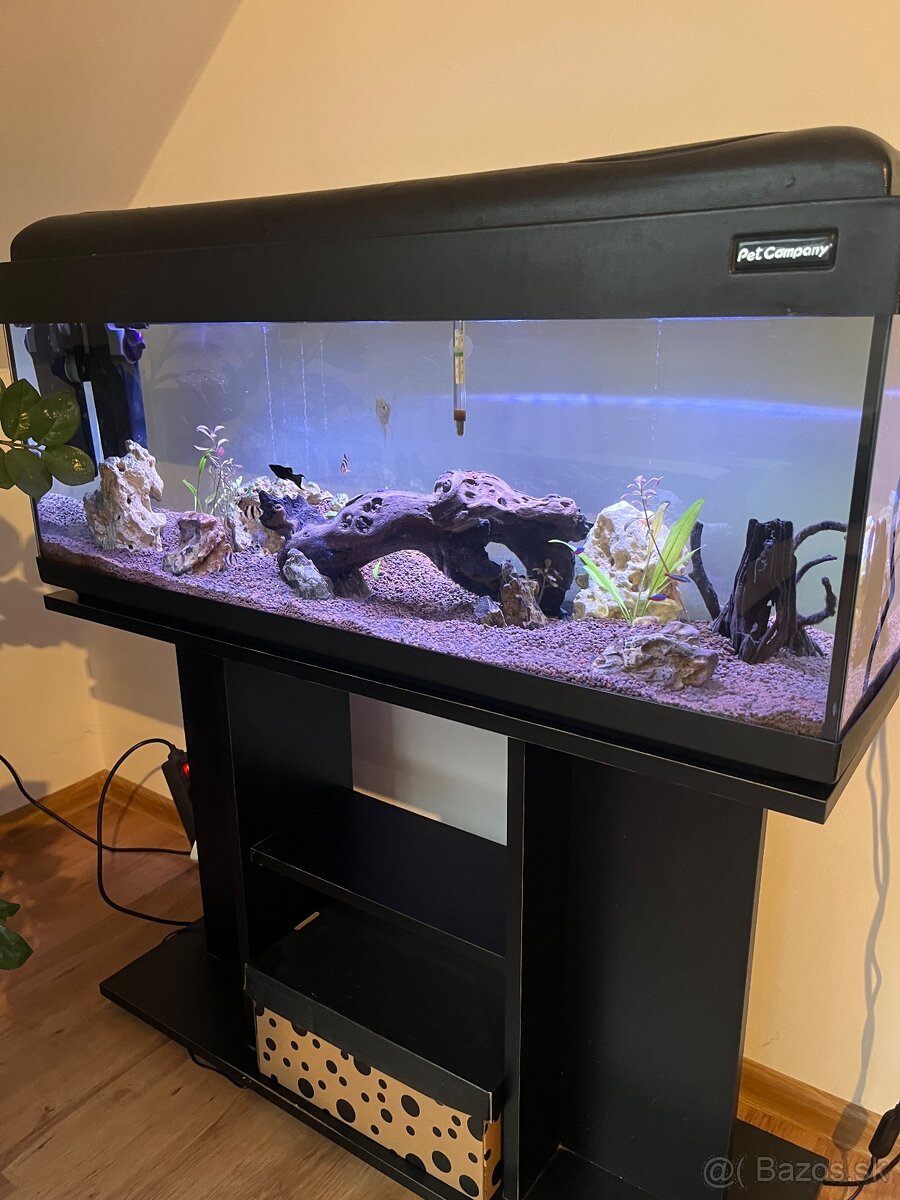 Akvárium so stojanom - 3