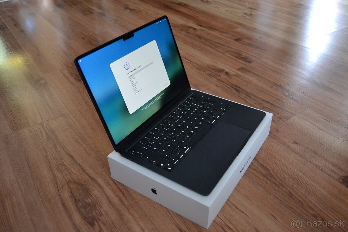 MacBook Air M2 Midnight - 3