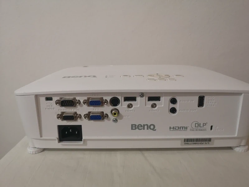 LED projektor benq mx 536 - 3