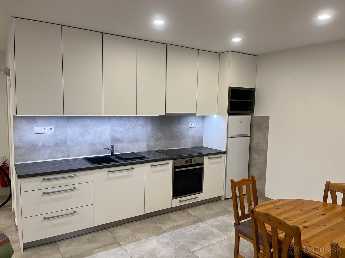 Byt v Nitre - prenájom - 3