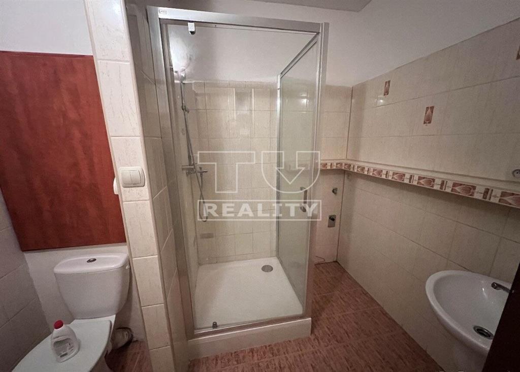 TUreality Vám ponúka na predaj PRIESTRANÝ 3-IZBOVÝ BYT S... - 3