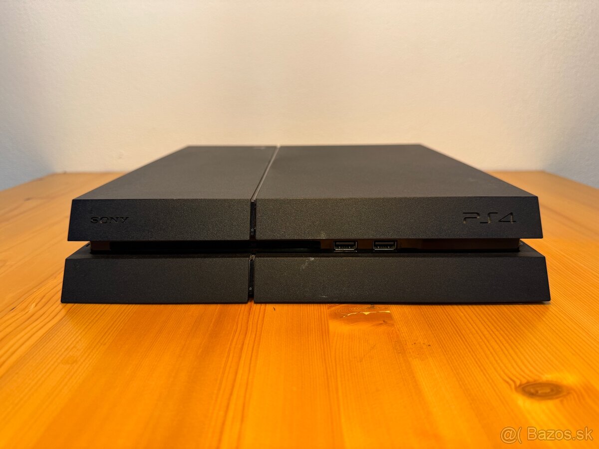 Predám Playstation 4 500GB + Controller - 3