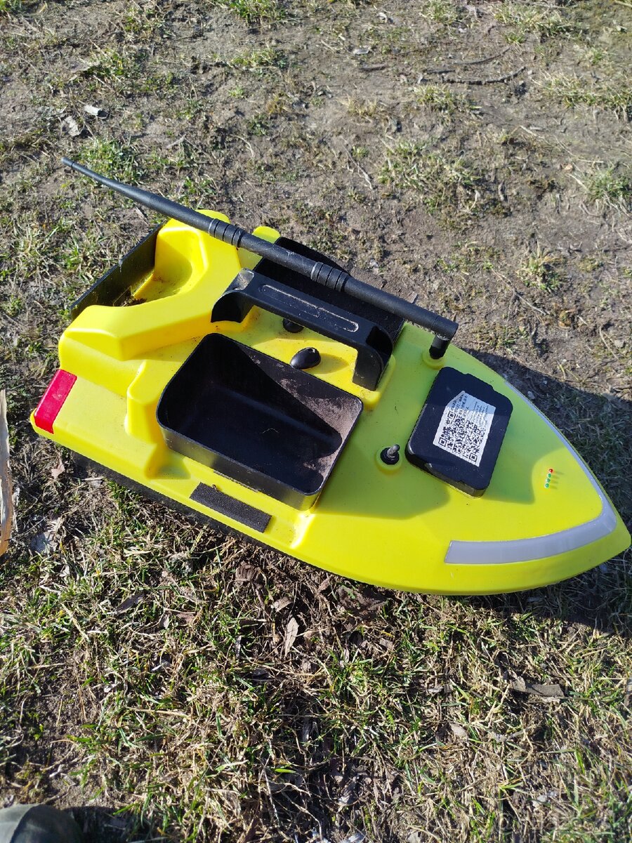 Zavážacia lodička s GPS - 3