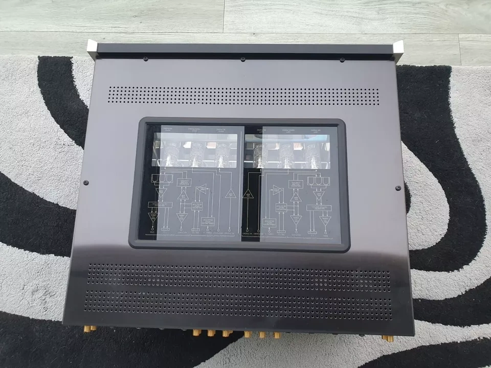 McIntosh C-1100 AC Predzosilňovač - 3