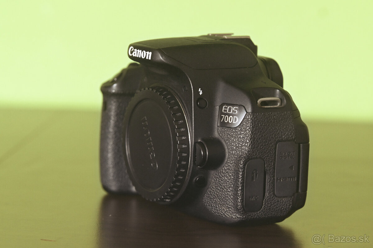 Canon 700D (nefunkčný vstavaný blesk) - 3