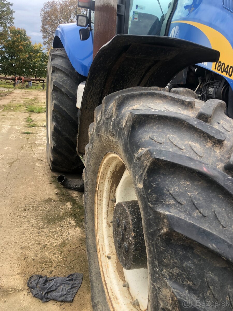 traktor new holland T8040 - 3