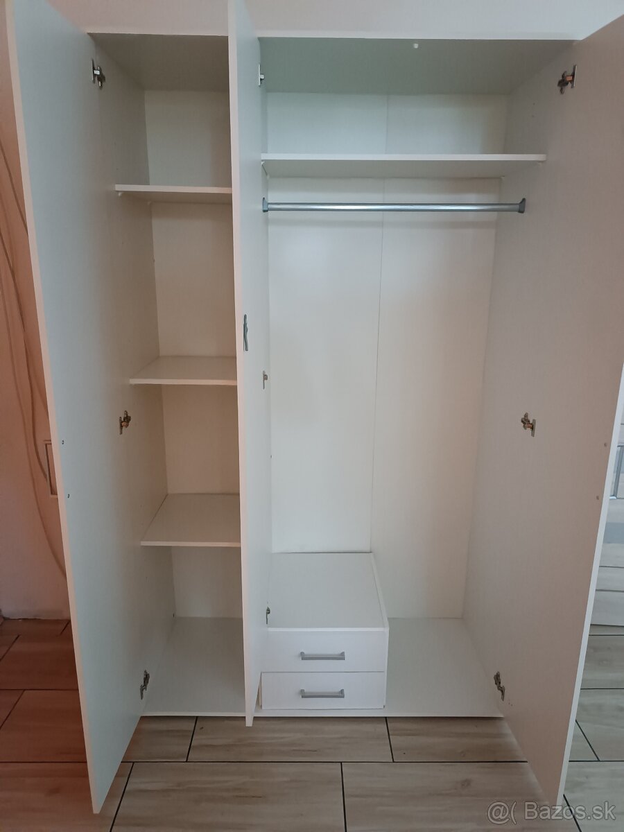 Šatníkova skriňa - 3