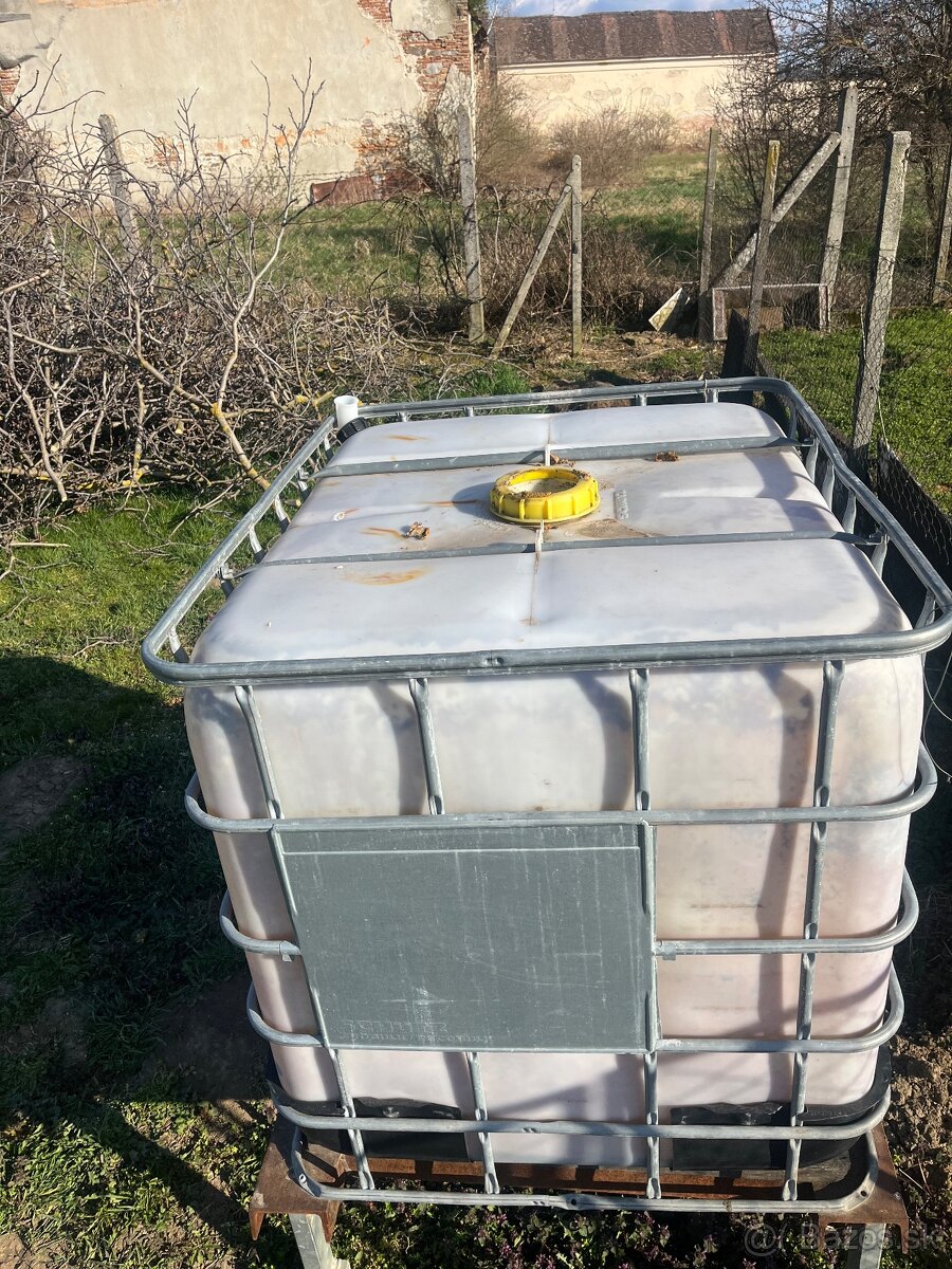 IBC 1000 ls podstavcom - 3