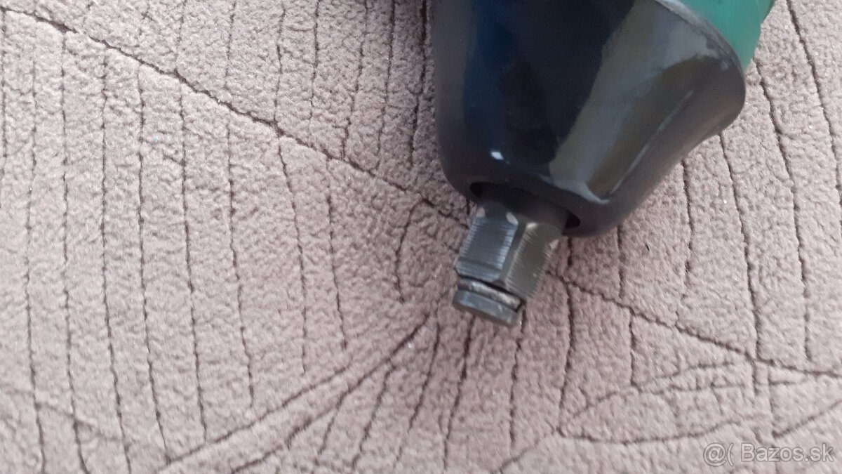 Razový uťahovák parkside. - 3