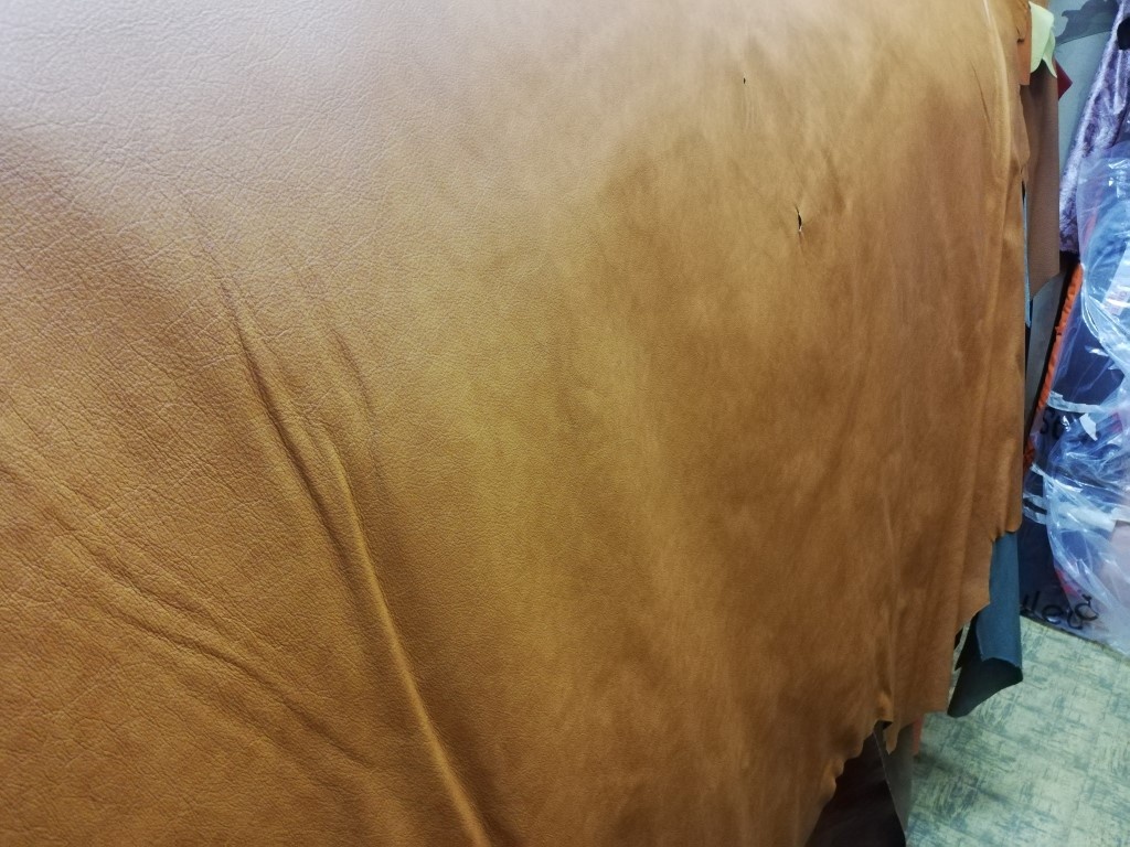 Predam pravú kožu, čalunícku, - 3