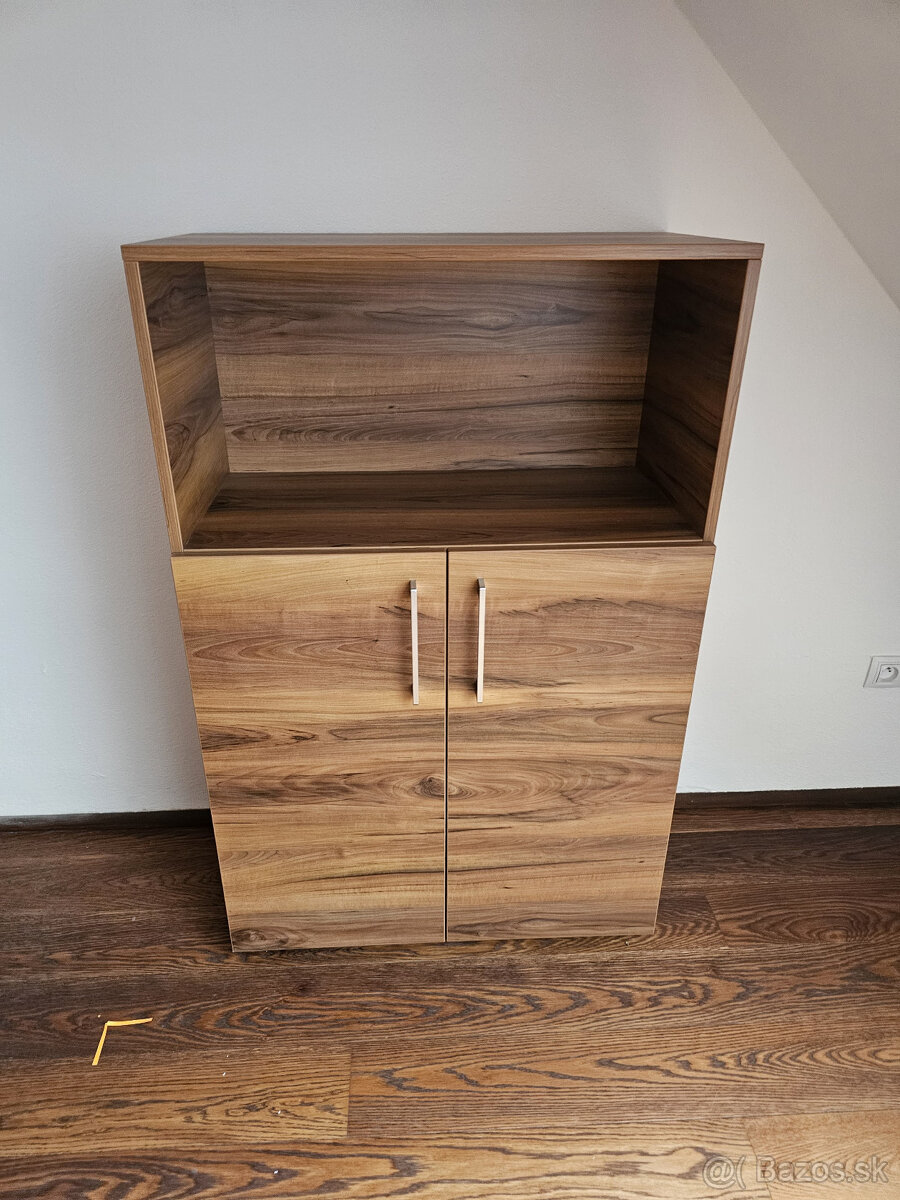 Predám vysokokvalitnú nepoužívanú skriňu - materiál EGGER - 3