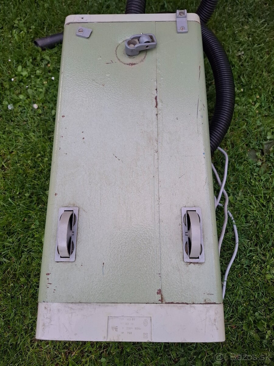 Retro vysávač eta - 3