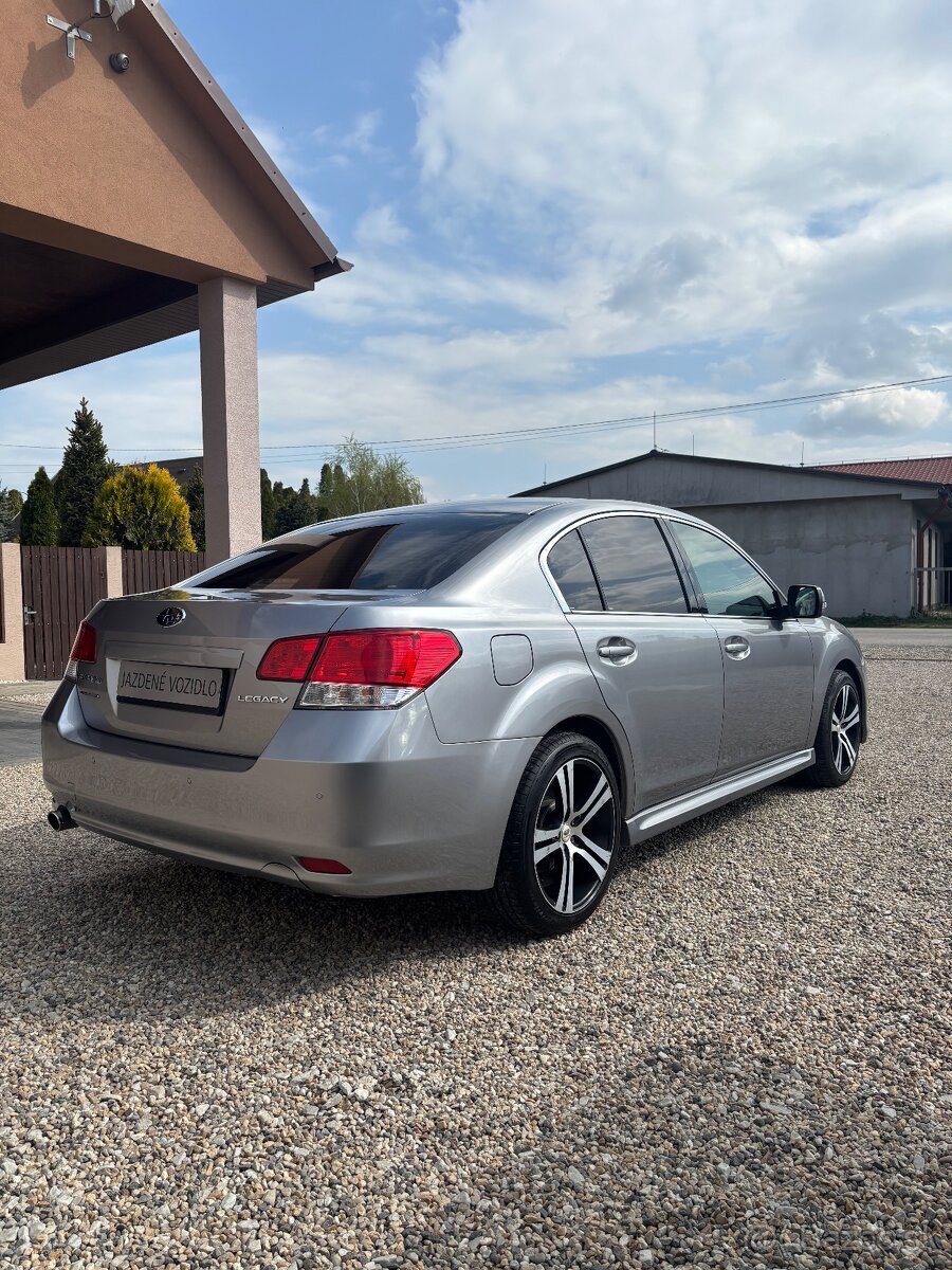 Subaru Legacy 2,5 - 3