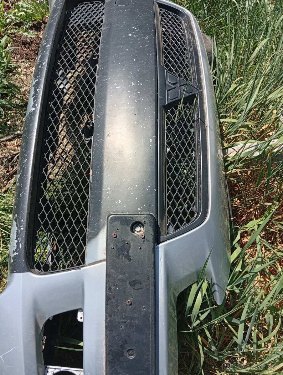 Predám predný nárazník na Mitsubishi Lancer - 3