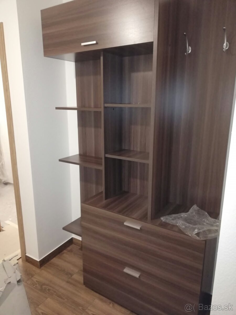 Skrinka do predsiene - 3