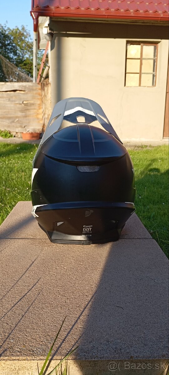 Motocrossova prilba Thor