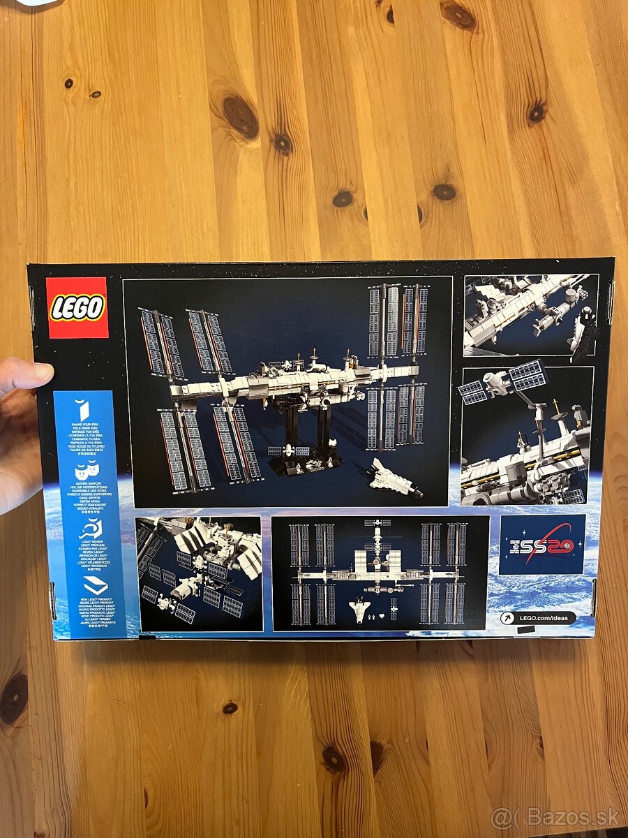 LEGO 21321 - 3