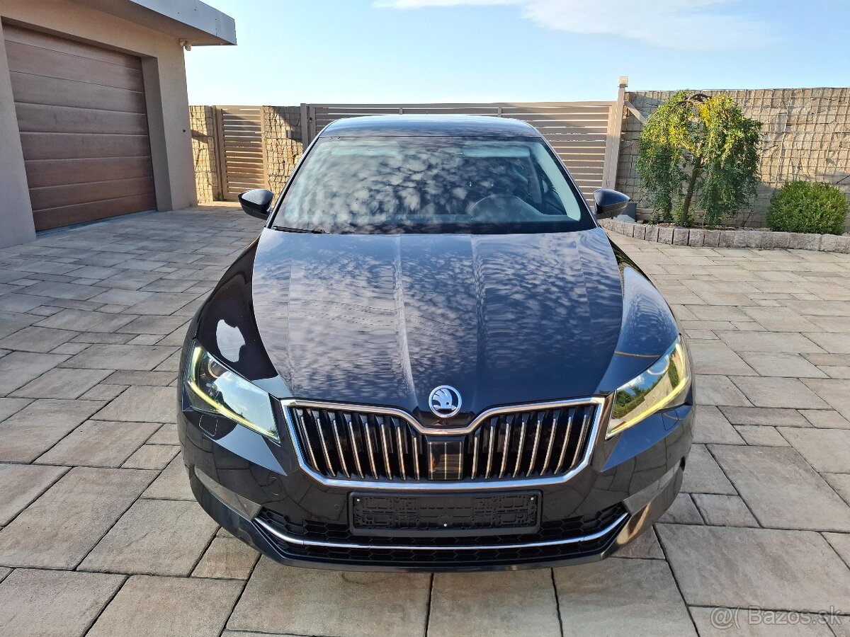 superb 3 sedan 2.0 tdi dsg - 3