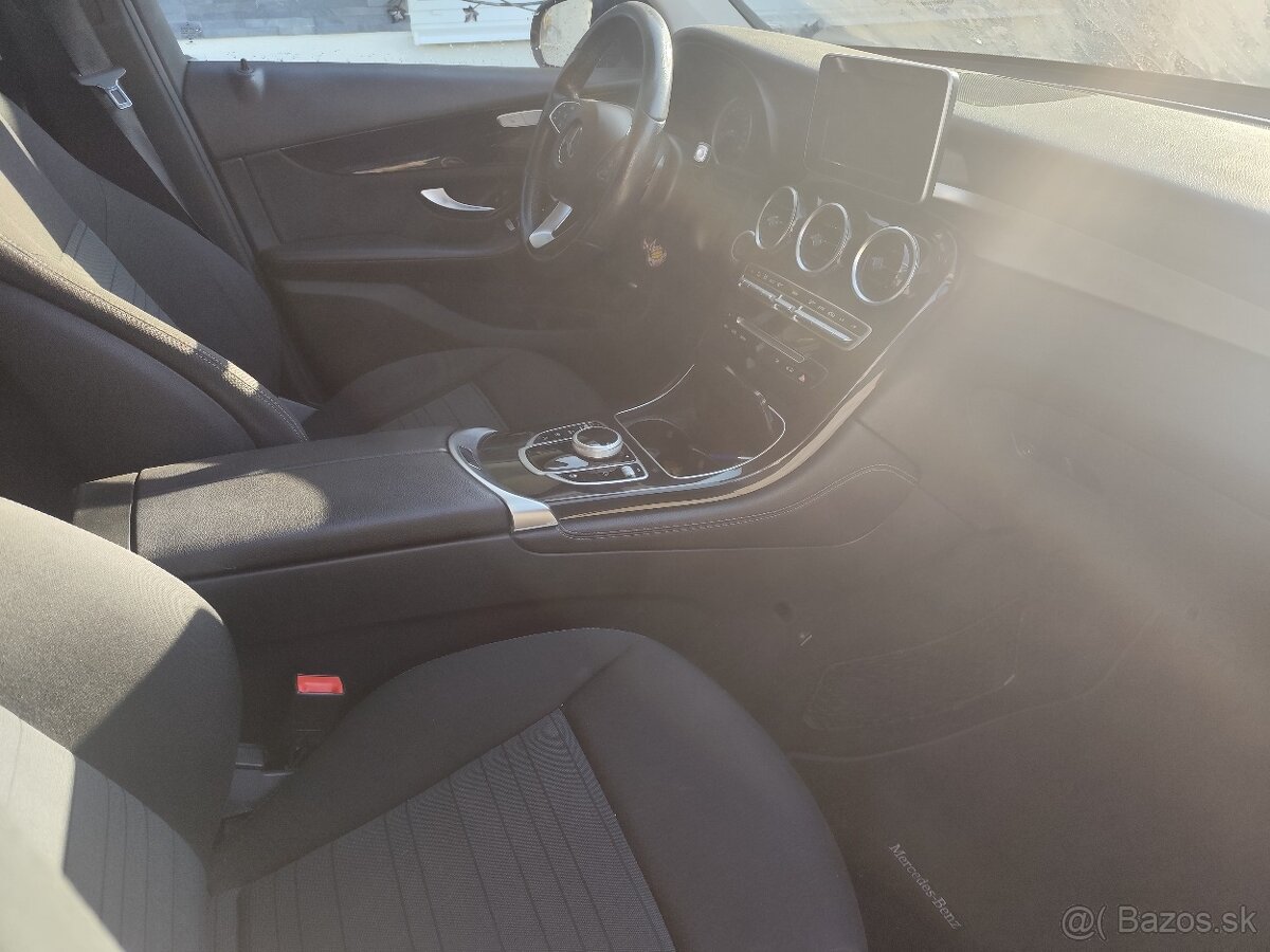 Mercedes GLC - 3