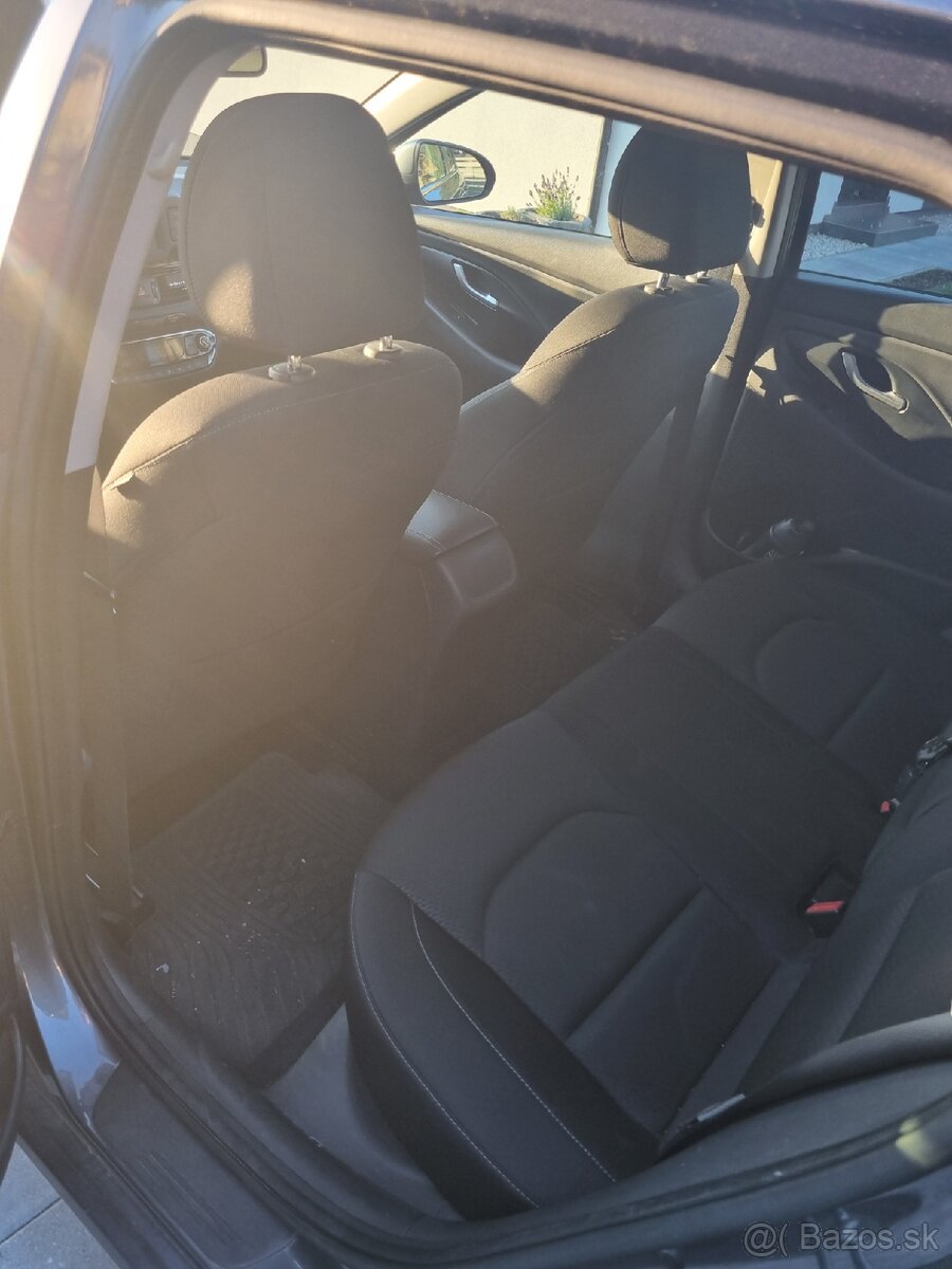 Predám Hyundai i30 1,4T-GDi - 3