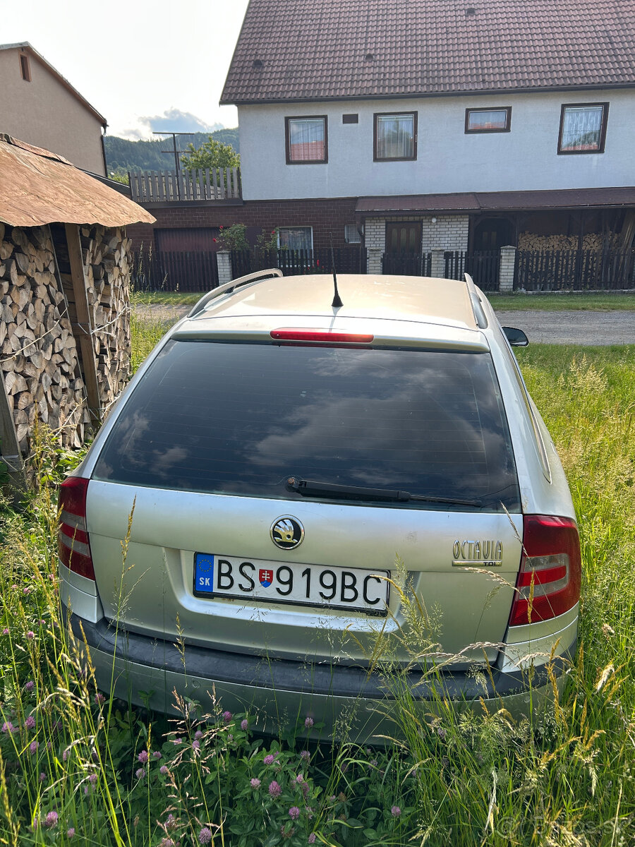 Predám Škoda Octavia 2 Combi - po nehode