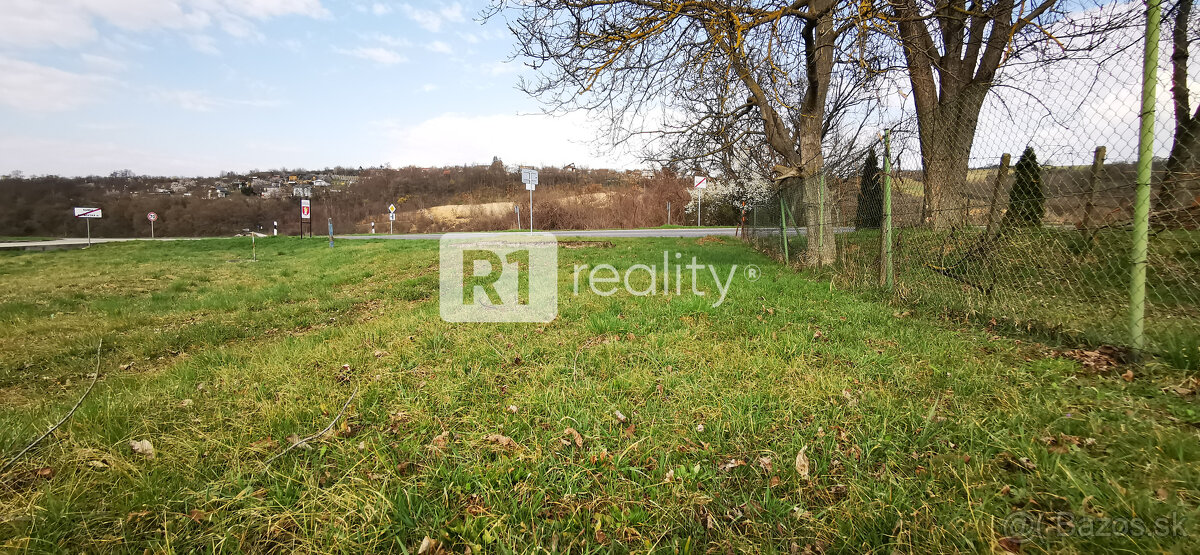 Zaujímavá investícia pri Piešťanoch "POZEMOK" / 903 m2 / B - 3