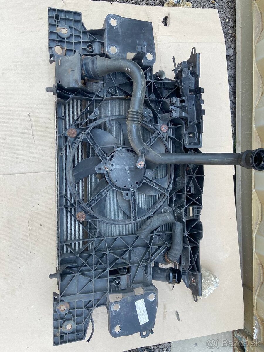 Renault Megane 3 Combi 1.5 Chladičova stena - 3