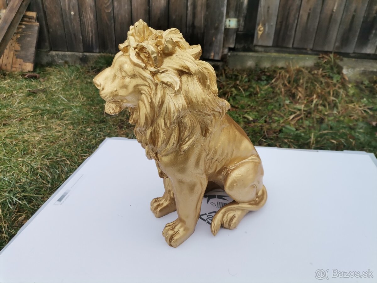 Socha Lev - 3