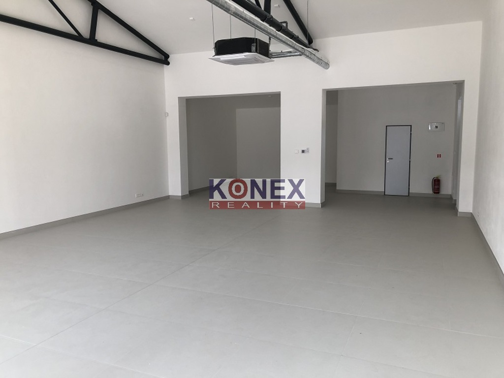Obchodný priestor 36 m2 v biznis centre AWIN, Michalovce - 3
