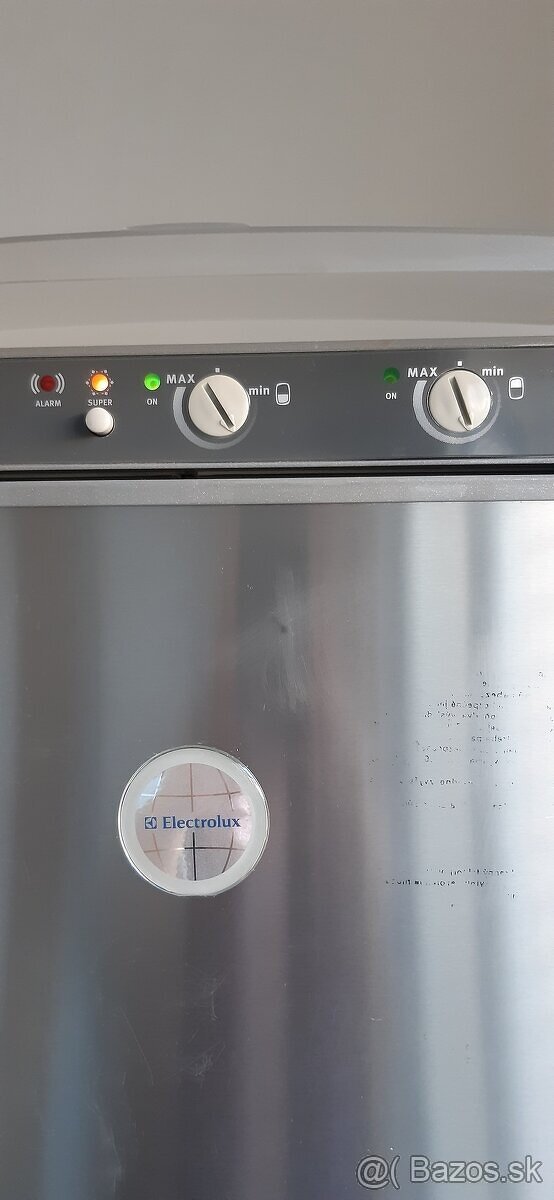 Predám 2-kompres. plnefunkčná chladnička s mraz.ELECTROLUX - 3