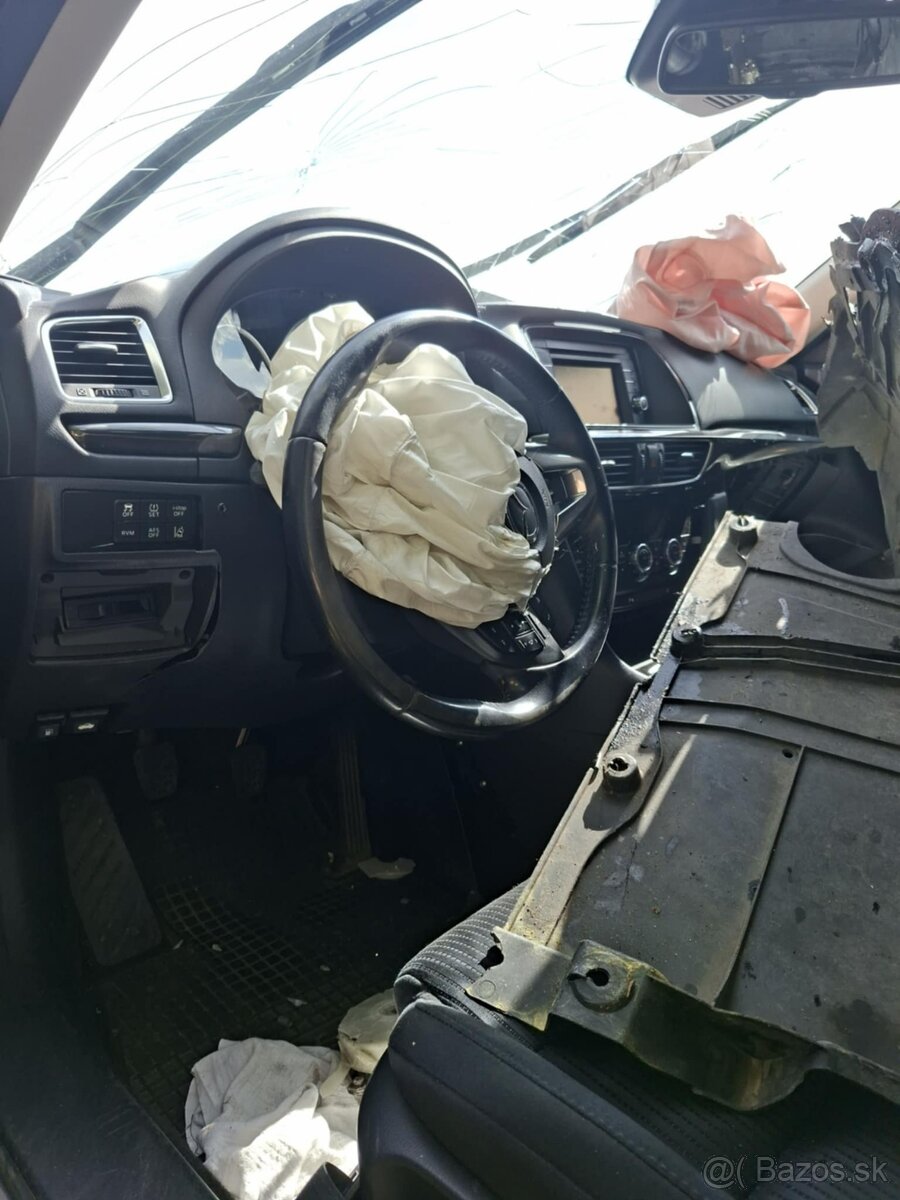 Rozpredám Mazda 6 2.0 107kw benzin 2014 - 3