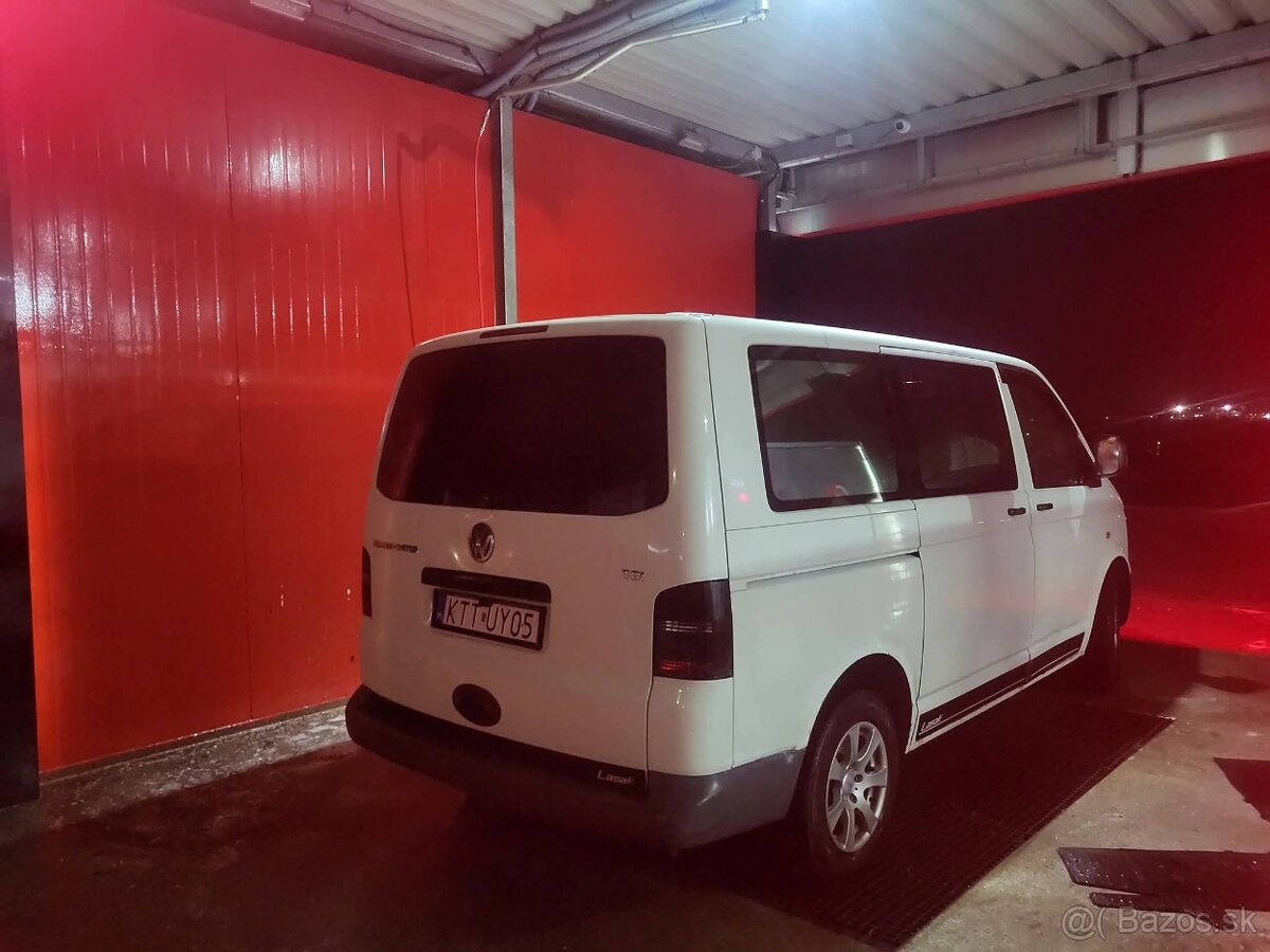 Predam vw transporter t5 9miestne - 3