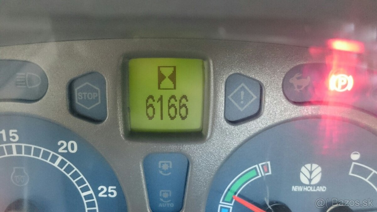 New, Holland TlA90 - 3